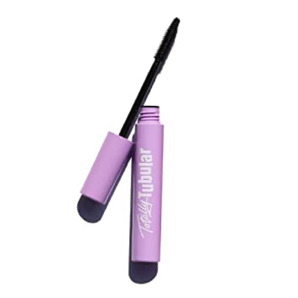 Totally Tubular Mascara - Picture 4 of 5